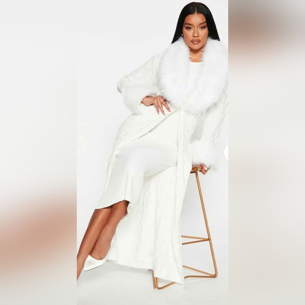 Elegant White Faux Fur Trim Sweater Coat